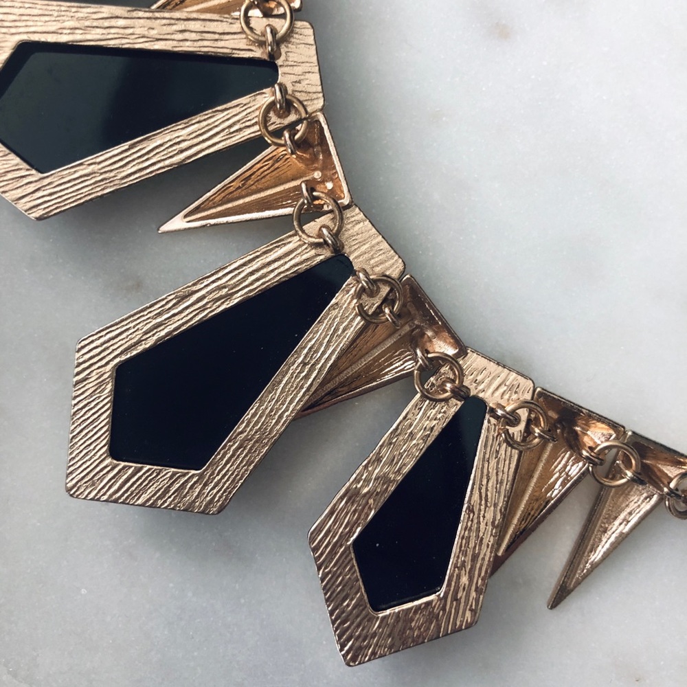 HR2 statement necklace - Picture 4 of 4